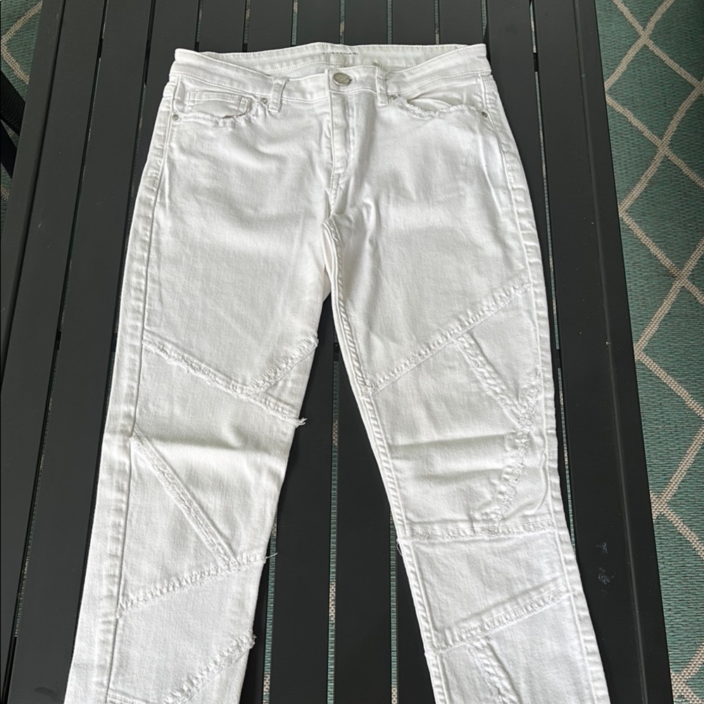 Elie Tahari White Skinny Jeans Modern Minimalist Style